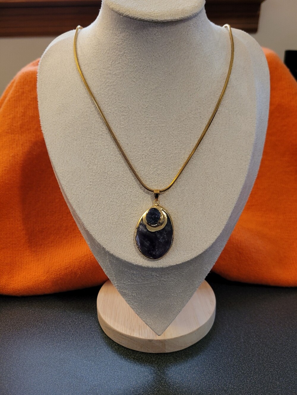 Oval Purple Amethyst Pendant Necklace - Gold Tone